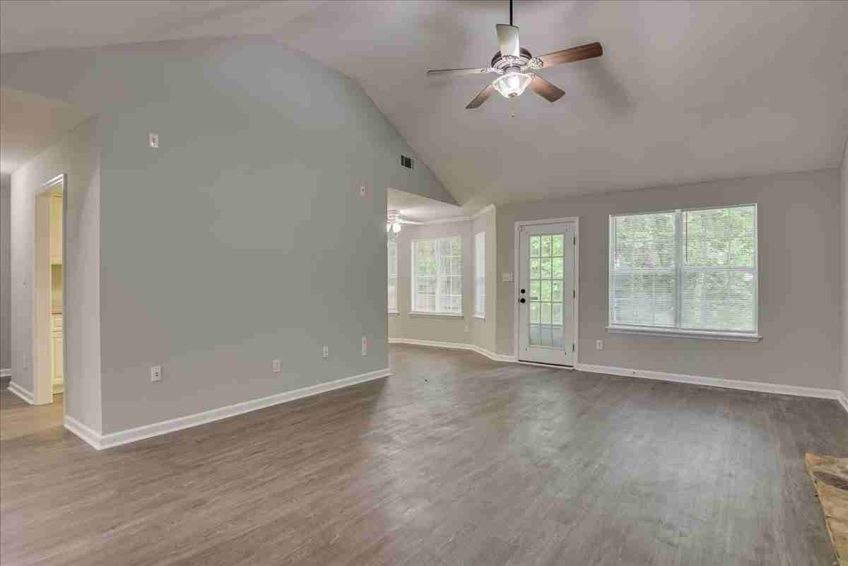 690 Monroe St #1 - Photo 6 of 34