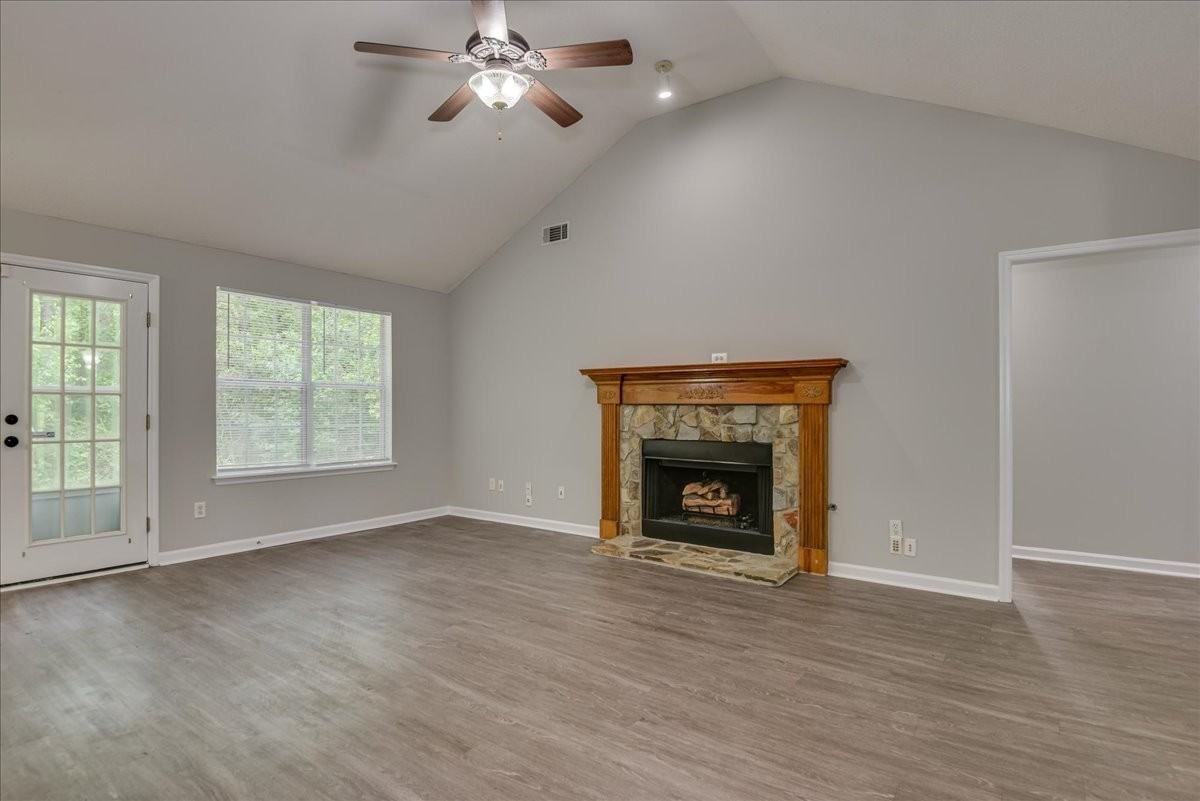 690 Monroe St #1 - Photo 7 of 34