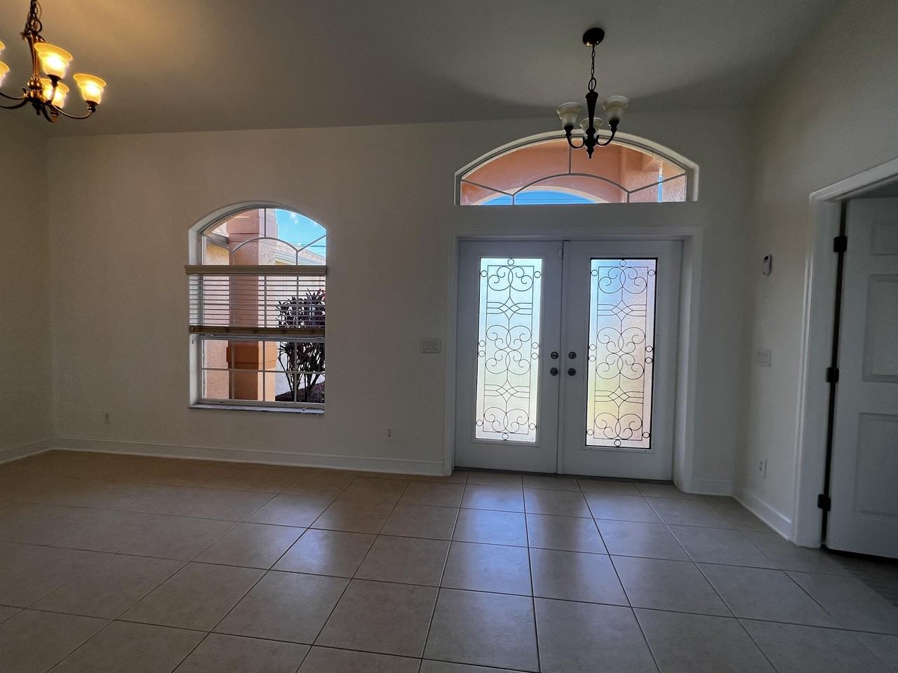 433 Nw 24th Ter #1 - Photo 4 of 50