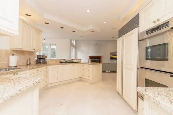 2442 Lawson Ave #1 - Photo 2 of 12