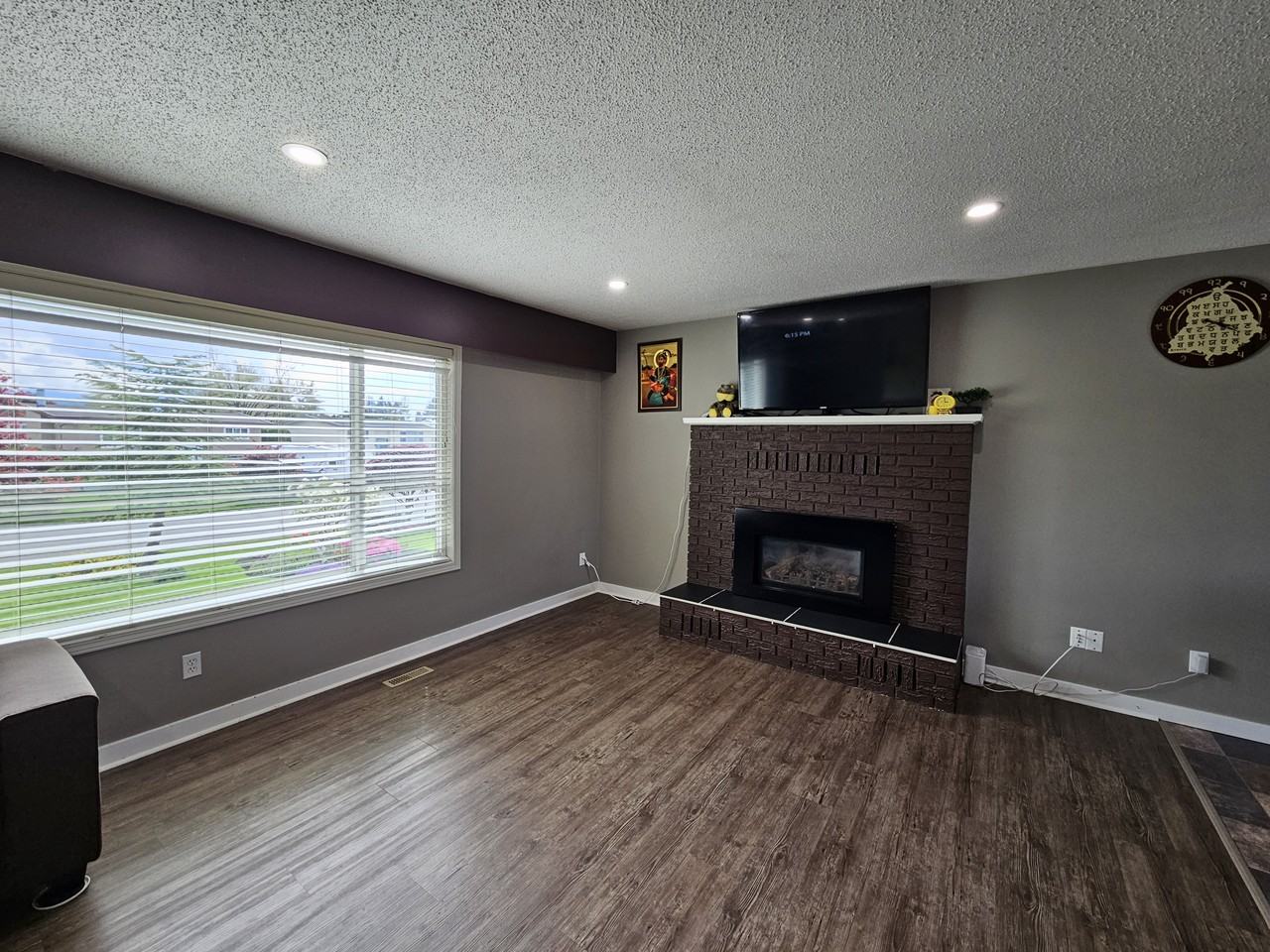 8744 Cornwall Crescent - Photo 2 of 16