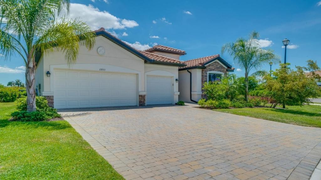 11853 Hickory Estate Cir - Photo 2 of 45