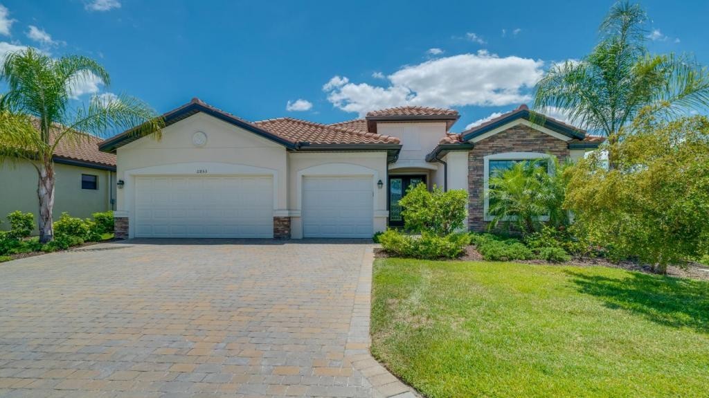 11853 Hickory Estate Cir - Photo 3 of 45