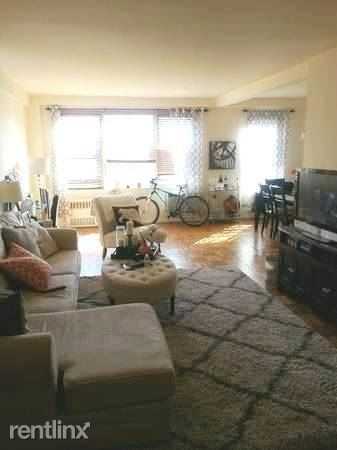 Spacious 1 Bedroom Condo Apt with Beautiful Garden Views - Photo 3 of 9