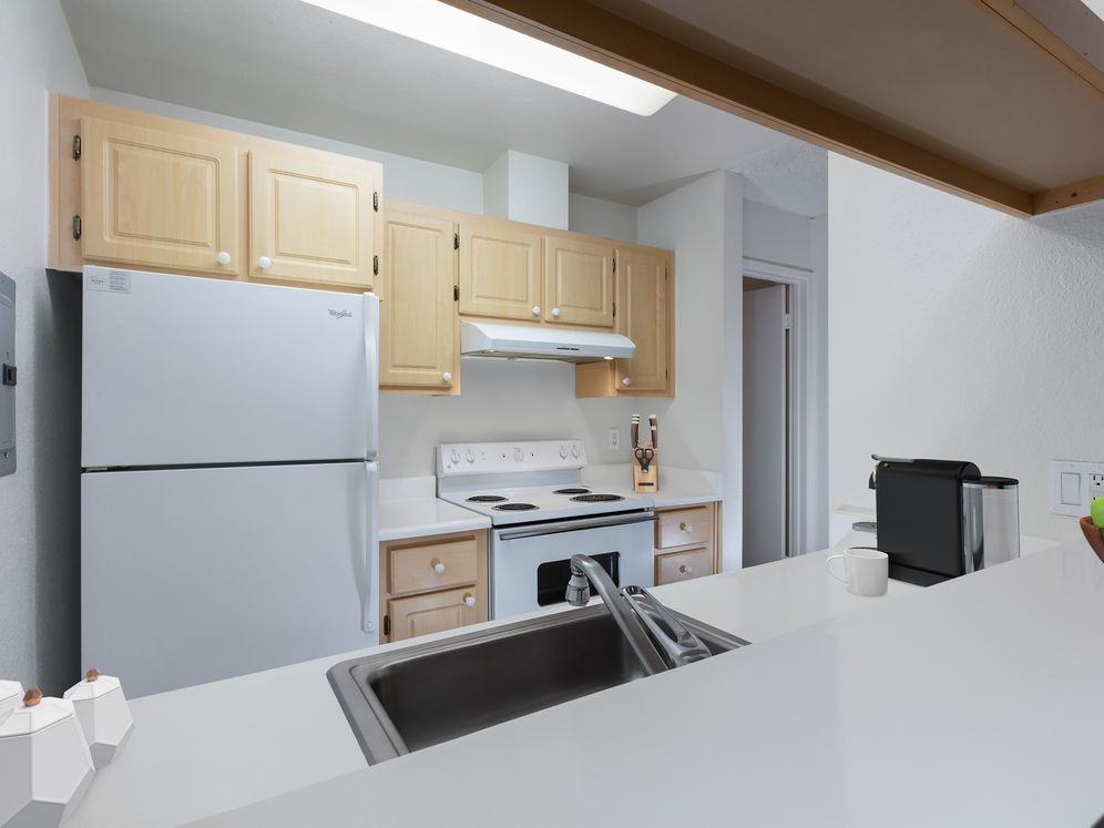 eaves Daly City - Photo 2 of 40