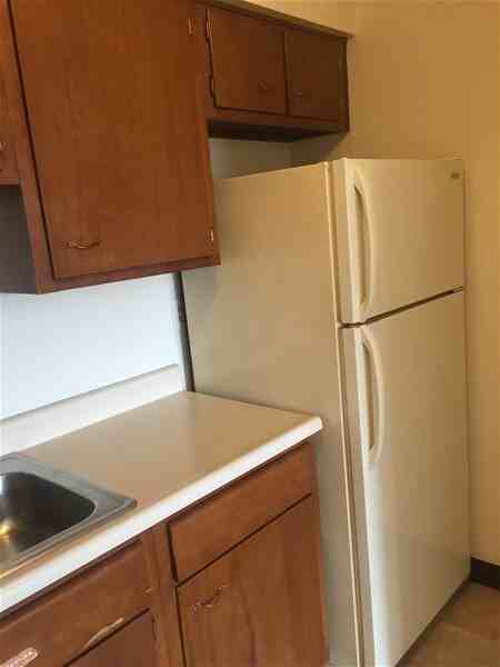 Parkway Manor Apartments - Photo 3 of 13