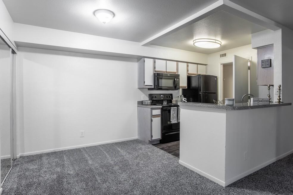 Saddlewood Club - Photo 2 of 13