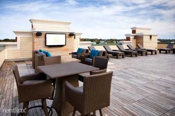 Luxury Studio Apartment in Elevator Building - Photo 2 of 3