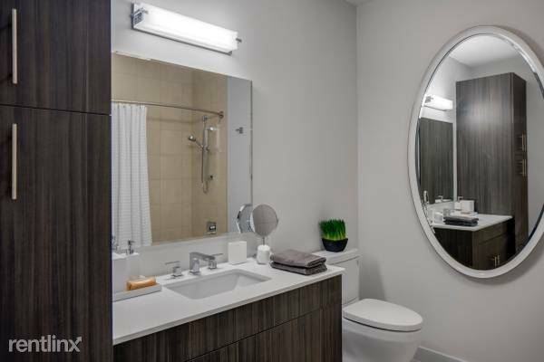 Luxury Studio Apartment in Elevator Building - Photo 3 of 3