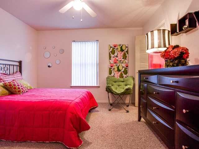 Woodglen Park - Photo 2 of 11