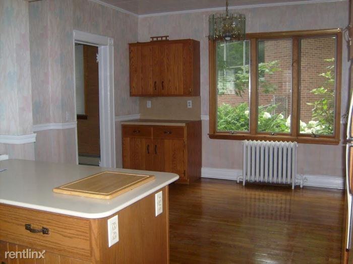 Spacious 3 Bedroom 3 Bath Victorian Single Family Home - Photo 3 of 11