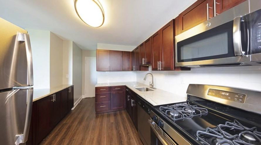 The Warwick Apartments - Photo 4 of 20