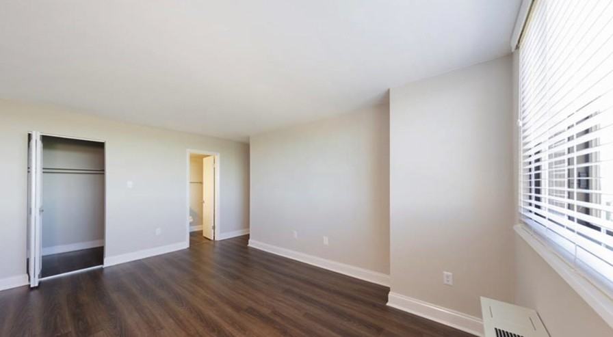 The Warwick Apartments - Photo 5 of 20