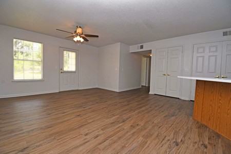 Pine Trace Apartments - Photo 7 of 32