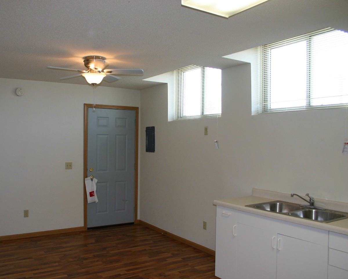 Mapleton Variety Store - Photo 3 of 18