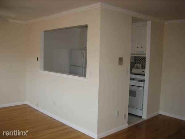 Large Studio on 6th Floor of Rental Building - Photo 3 of 9