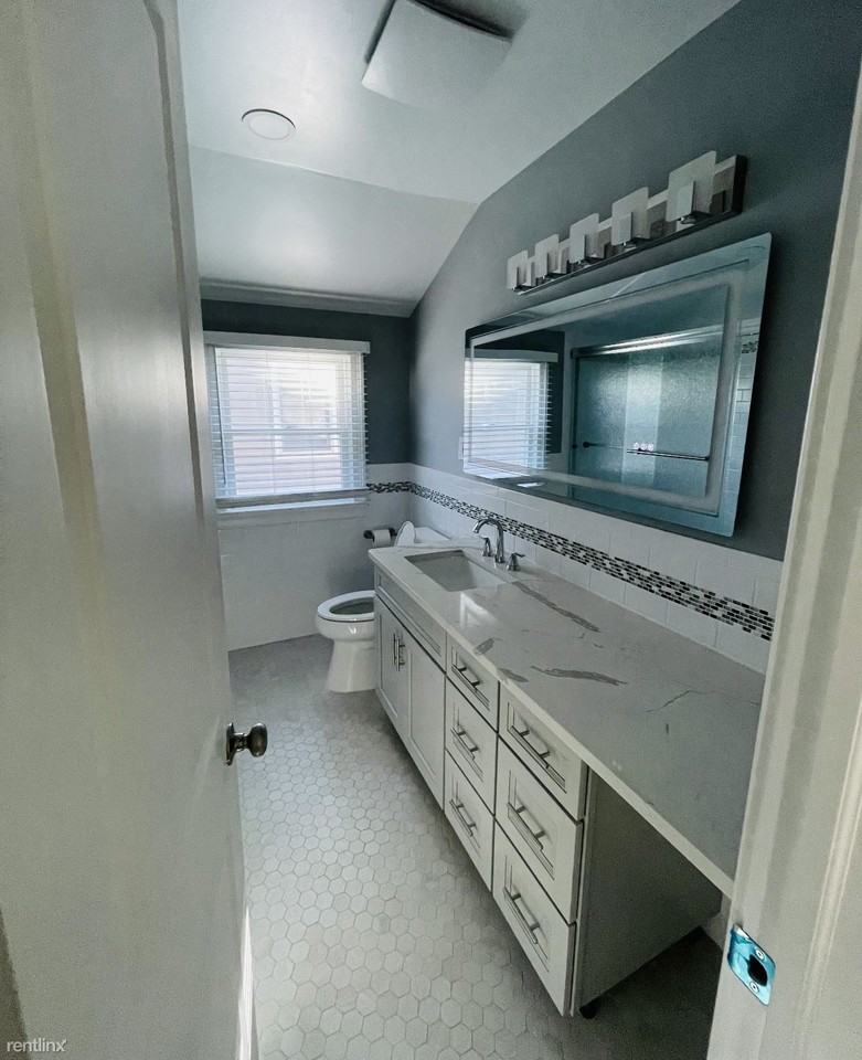Beautifully Renovated 2 Bedroom Apartment on 2nd Floor of Private Home - Photo 3 of 7