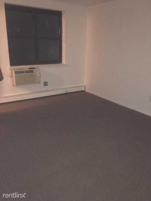 Nice 2 Bed, 2 Bath Apt in Elevator Bldg - Photo 3 of 3