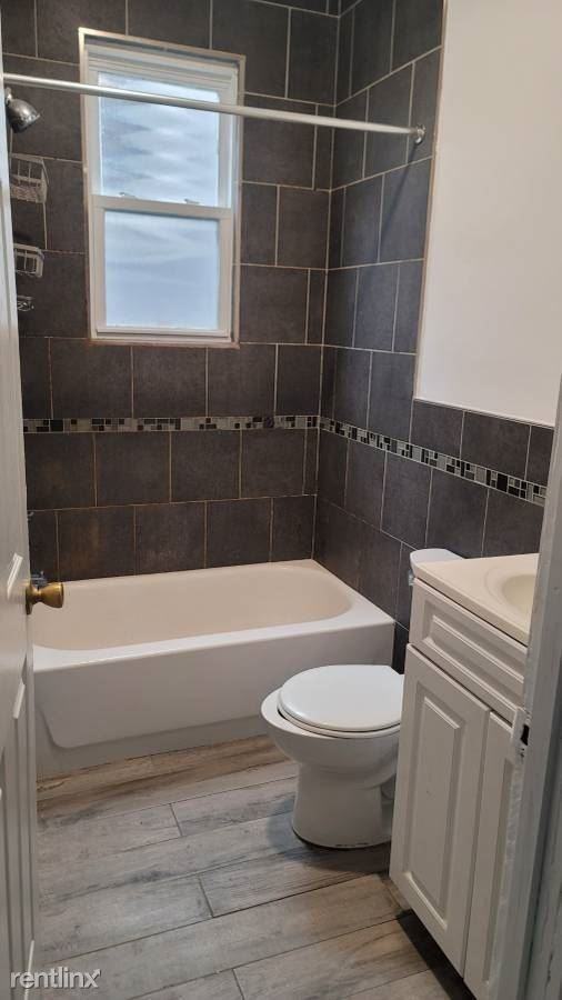 Charming 3 Bedroom Apartment On 3rd Floor Of Private Home Apartments