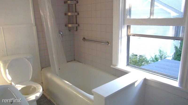 Quaint 1 Bedroom Apartment, Plus Bonus Room - Photo 2 of 17