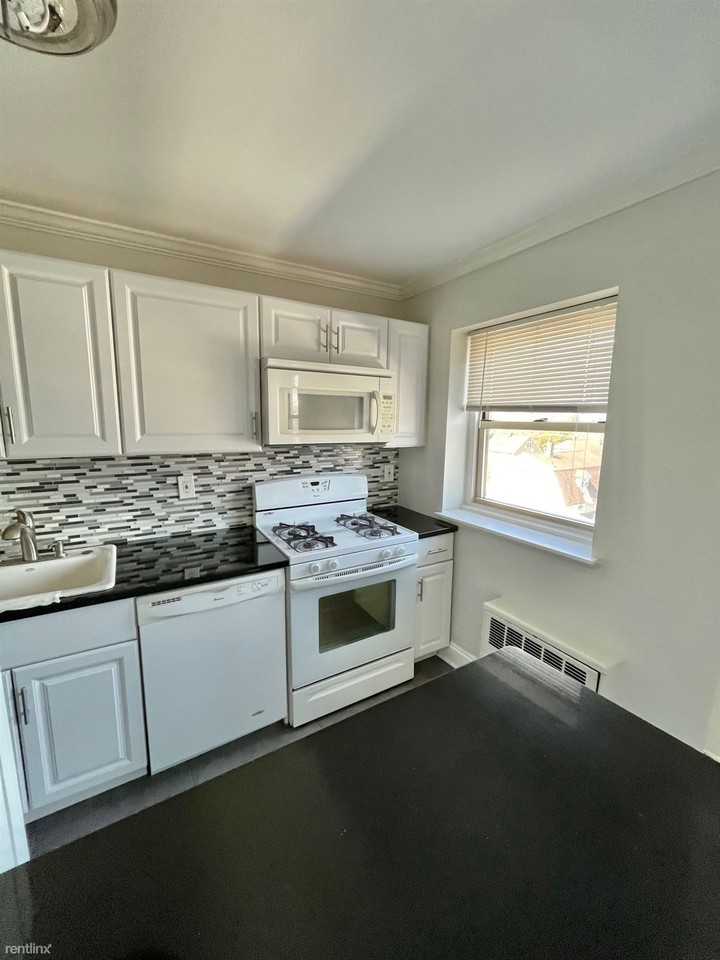 Updated 1 Bedroom Apt on 5th Floor of Elevator Building - Photo 2 of 10