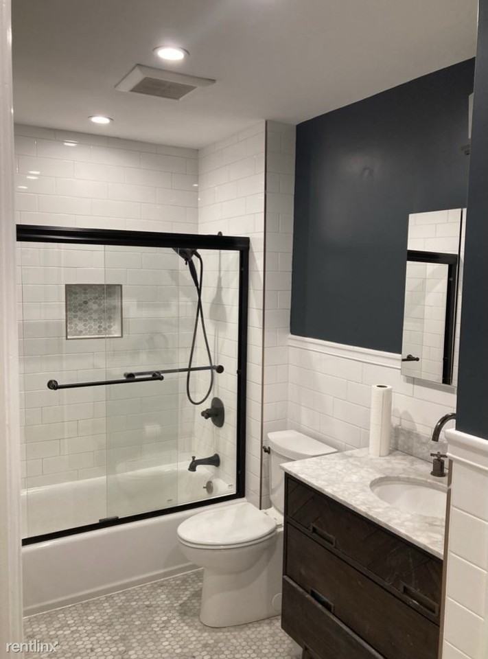 Beautiful 1 Bedroom Condominium - Photo 2 of 4