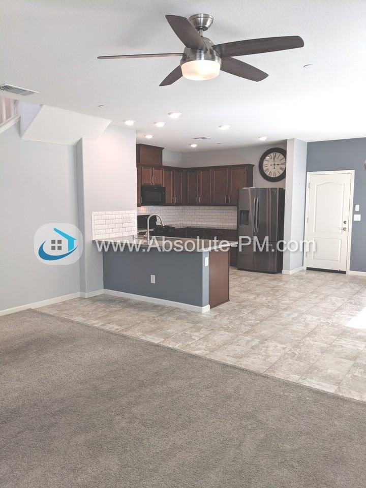 3018 Bowden Square Way - Photo 3 of 24