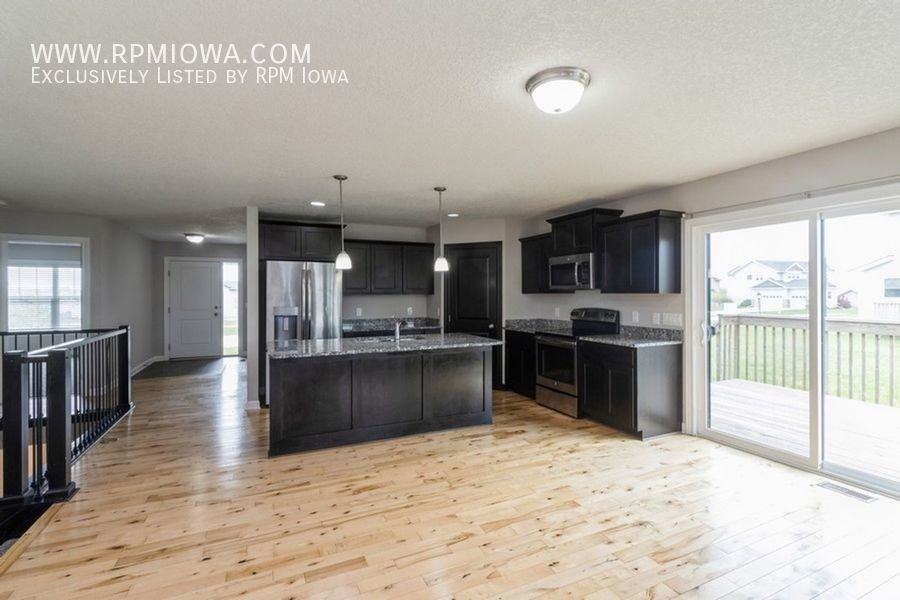 3572 Berkshire Pkwy - Photo 3 of 18