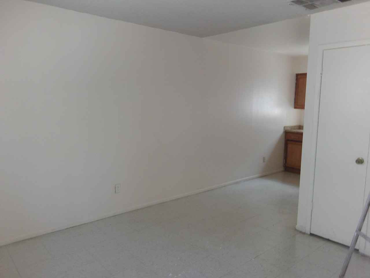 4306 E Missouri Ave #B - Photo 2 of 3