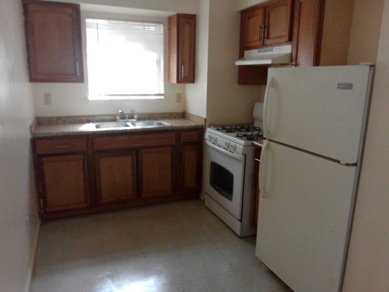 4306 E Missouri Ave #B - Photo 3 of 3