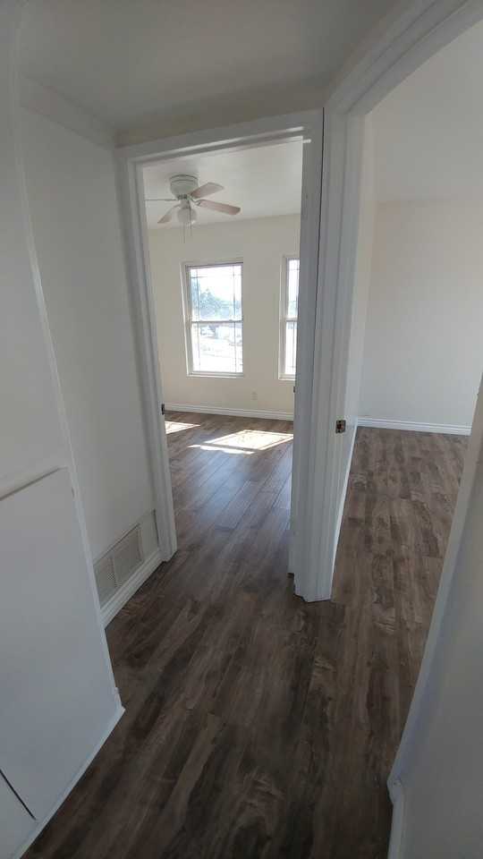 13929 Magnolia St - Photo 3 of 31