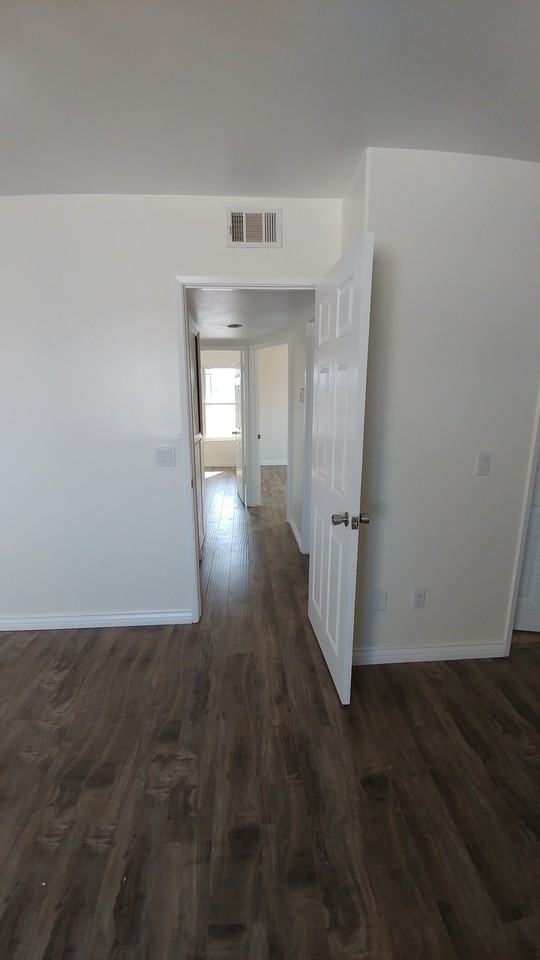 13929 Magnolia St - Photo 4 of 31