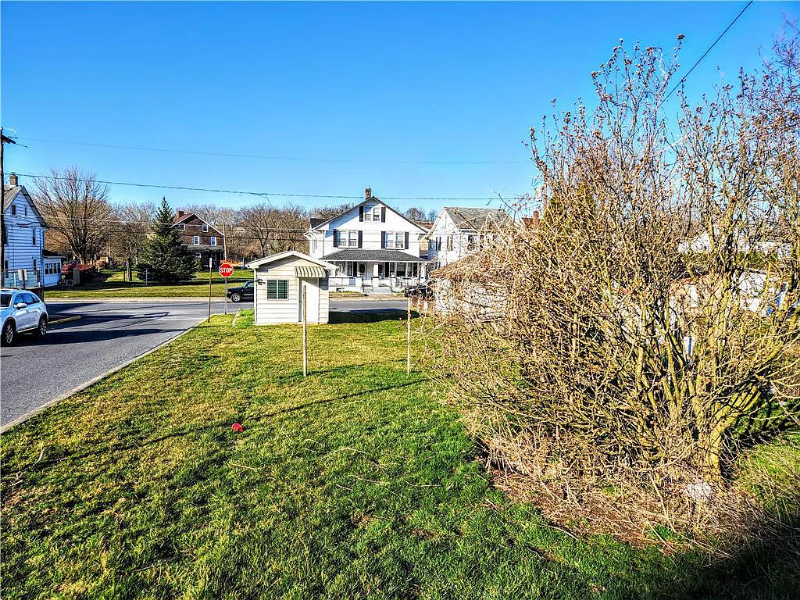 1344 Vienna St - Photo 2 of 16