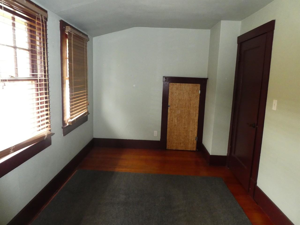 5517 N Commercial Ave #C - Photo 5 of 7