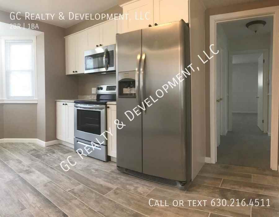 307 S Main St - Photo 2 of 19