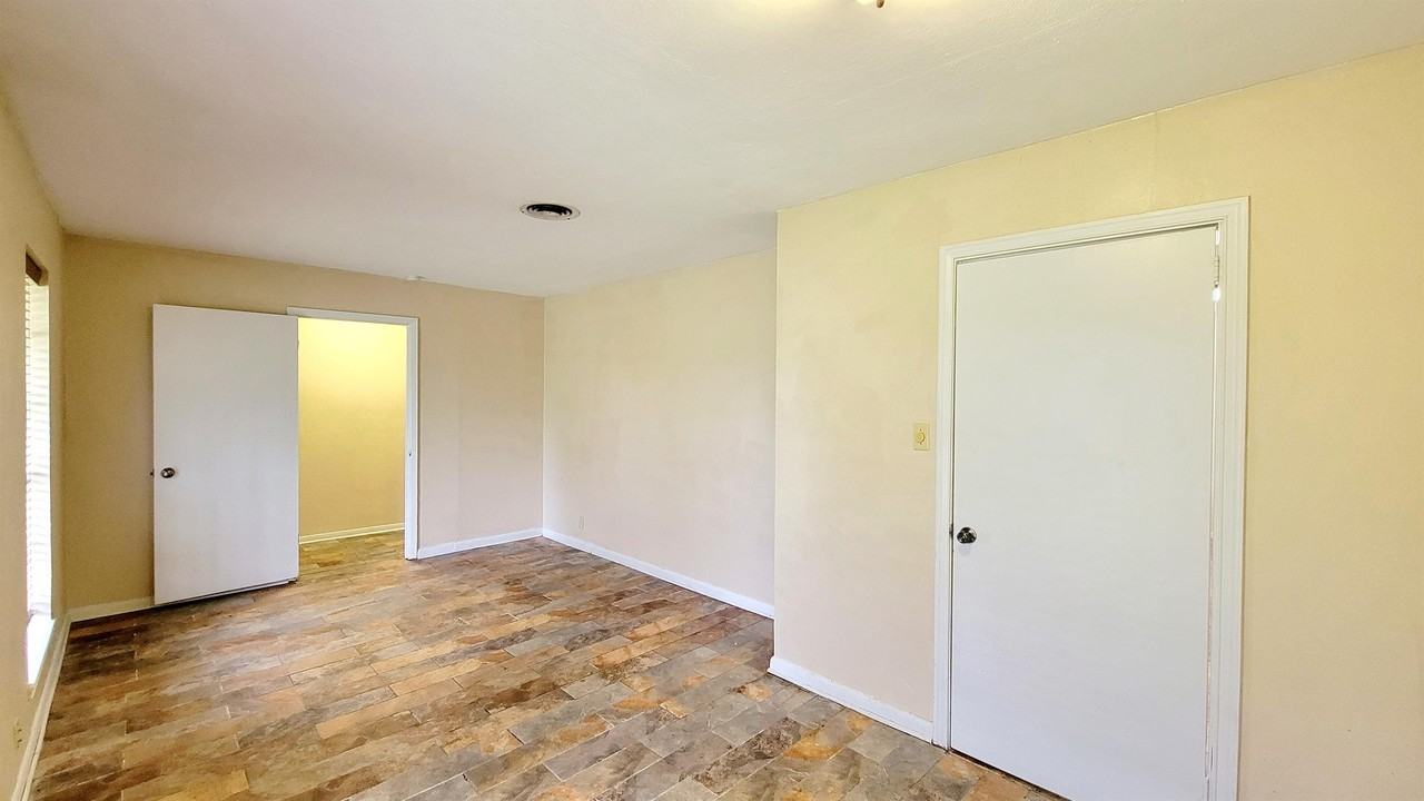 2614 Tanglewood Dr #2614 - Photo 4 of 30