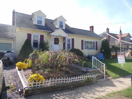 2431 Riverside Dr - Photo 2 of 21