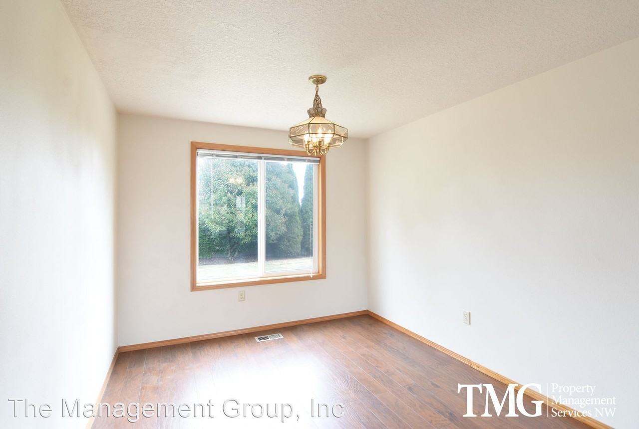 4011 Ne 161st Ave - Photo 3 of 19