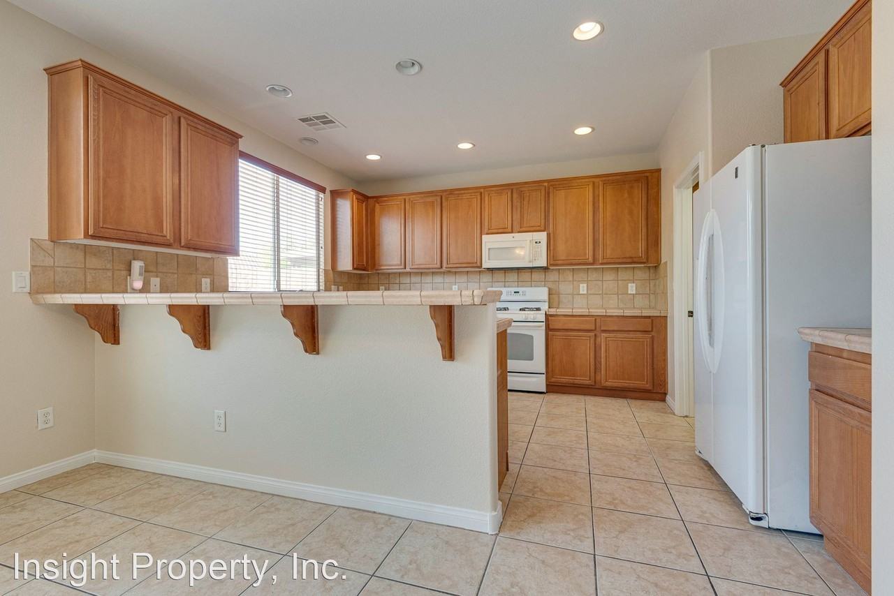 7432 Atacama Ave - Photo 2 of 38