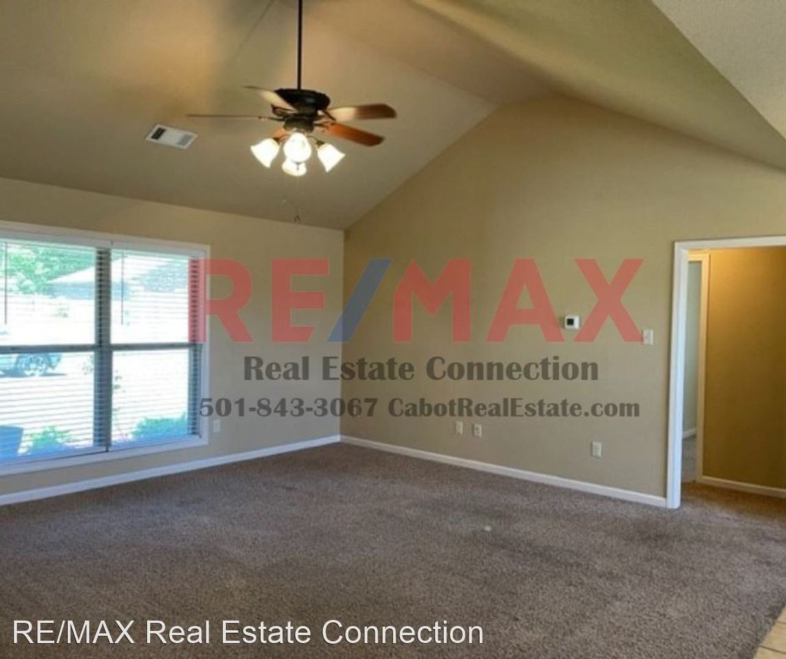 119 Cross Creek Dr - Photo 2 of 19