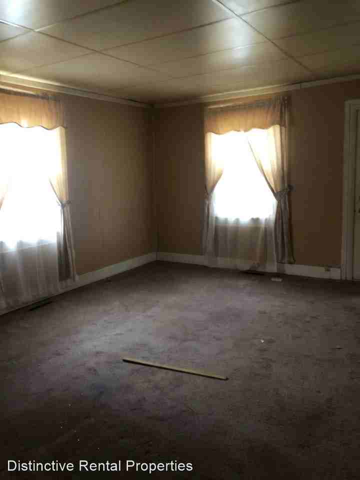 9124 W 310 N - Photo 2 of 5