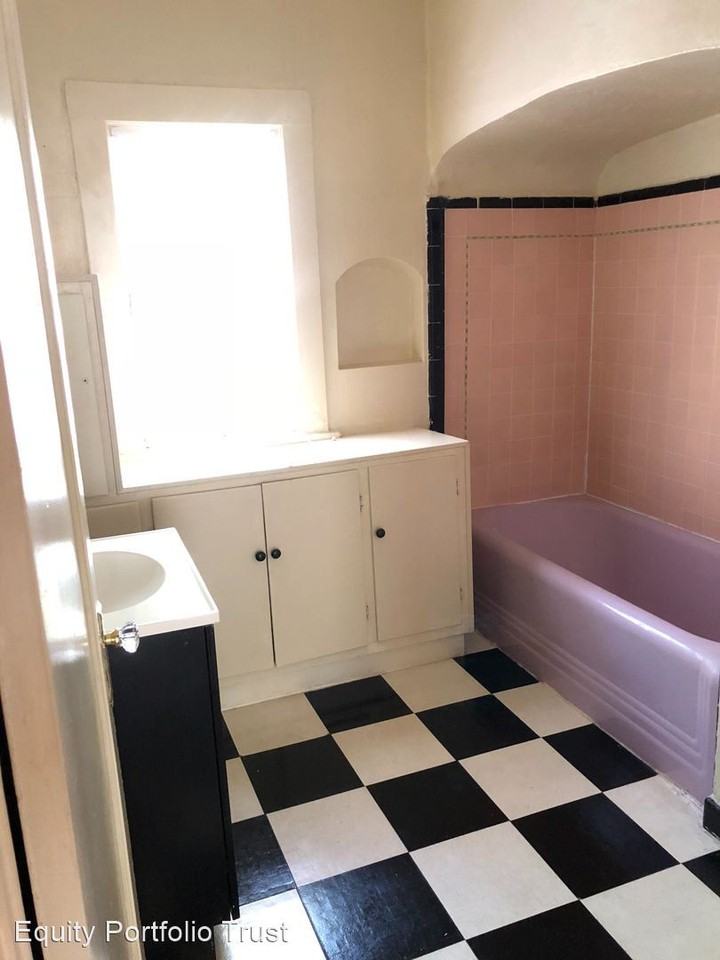 737 737 & 735 W 2nd Street - Photo 3 of 20