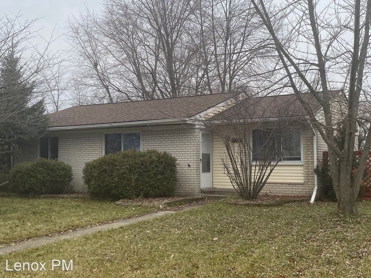 41810 Pierce St - Photo 2 of 12