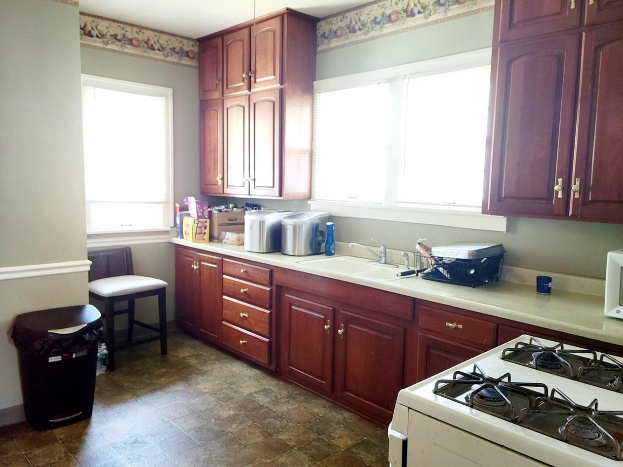 703 Mcdonough St - Photo 3 of 8