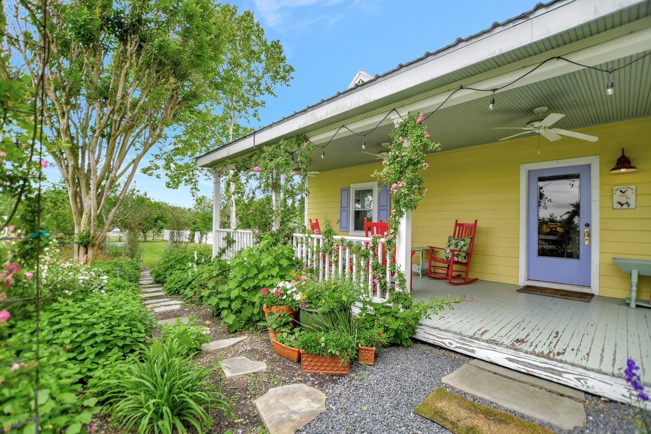 3100 Trails End Ln - Photo 3 of 50