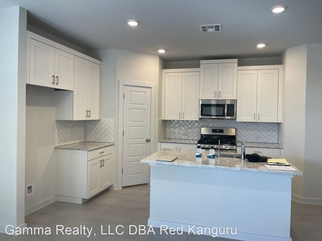 103 Hackberry Branch - Photo 3 of 28