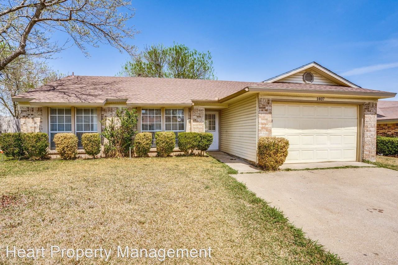 1407 Legget St - Photo 2 of 25