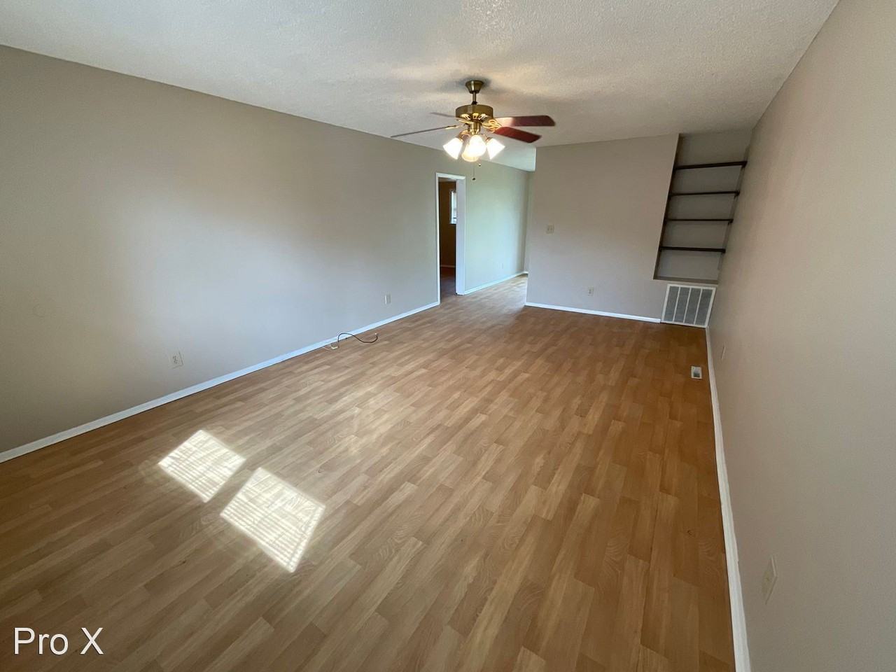 Cute 2 bedroom 1.5 bath w/ a one car garage - Photo 2 of 14