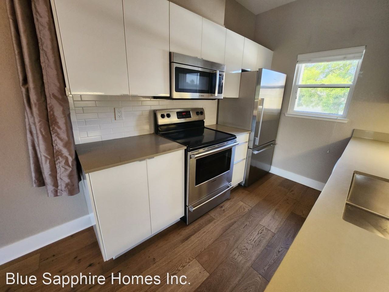 240 Shoreline Ct - Photo 3 of 32