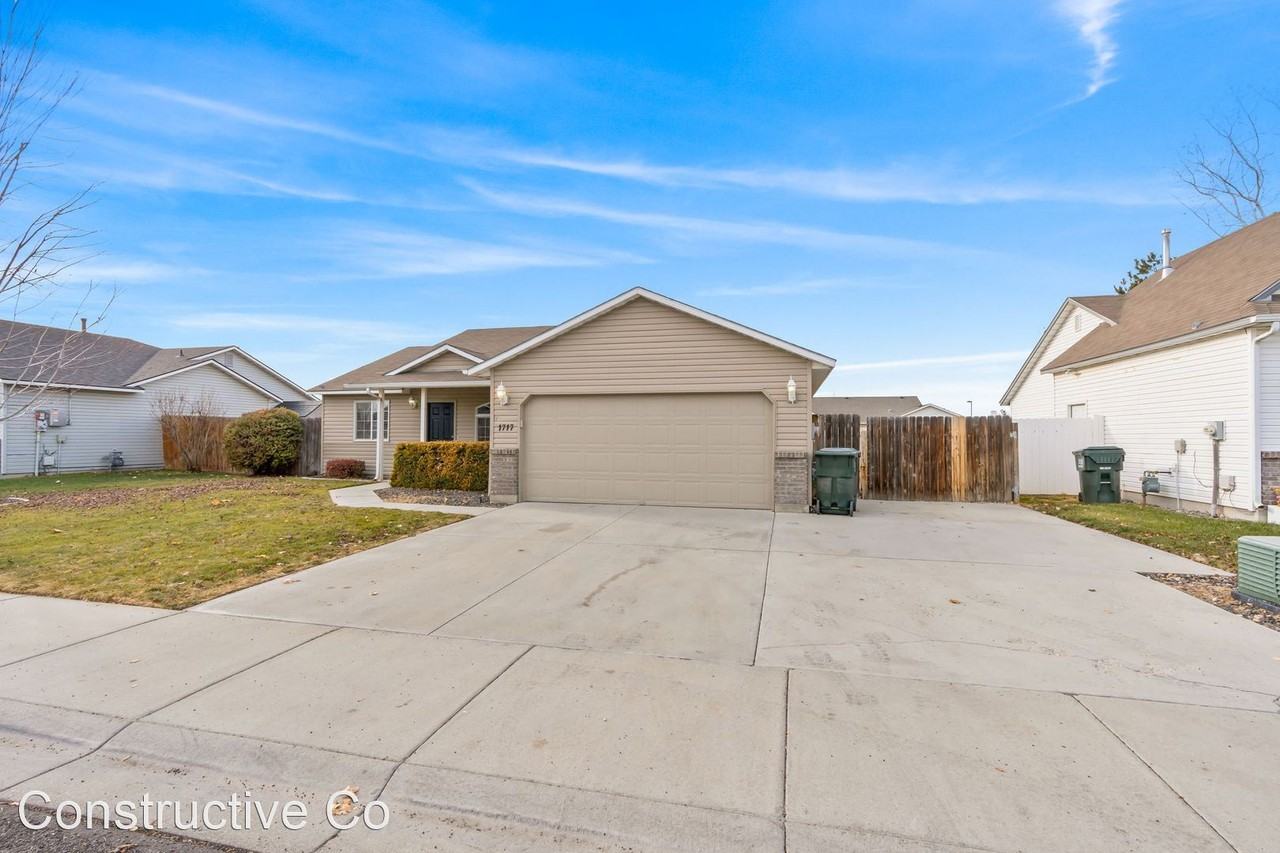 1717 N Doe Ave - Photo 2 of 25